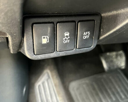 Сірий Тойота Авенсіс, об'ємом двигуна 1.99 л та пробігом 206 тис. км за 9800 $, фото 21 на Automoto.ua