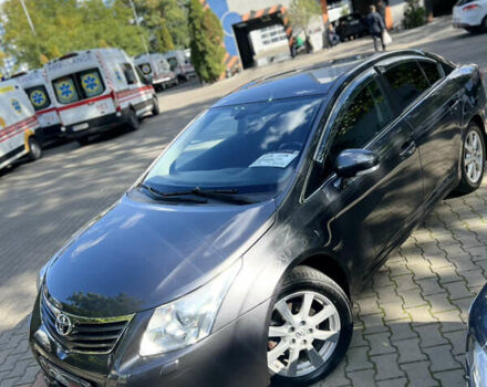 Серый Тойота Авенсис, объемом двигателя 1.99 л и пробегом 206 тыс. км за 10600 $, фото 2 на Automoto.ua