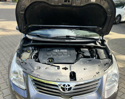 Сірий Тойота Авенсіс, об'ємом двигуна 1.99 л та пробігом 206 тис. км за 9800 $, фото 22 на Automoto.ua