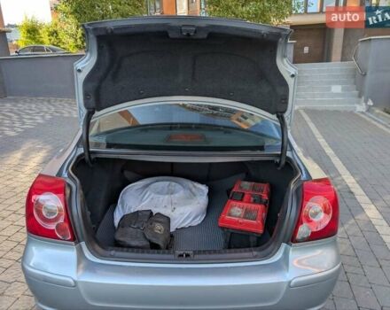 Сірий Тойота Авенсіс, об'ємом двигуна 1.8 л та пробігом 178 тис. км за 8000 $, фото 29 на Automoto.ua