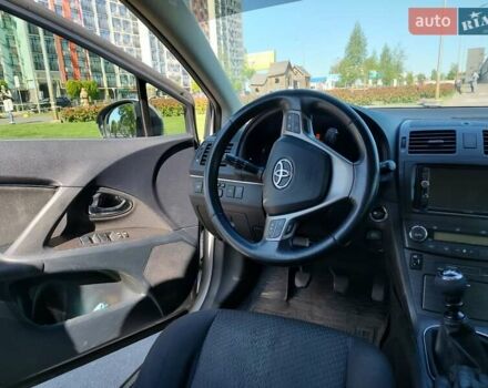 Серый Тойота Авенсис, объемом двигателя 2 л и пробегом 303 тыс. км за 7000 $, фото 6 на Automoto.ua
