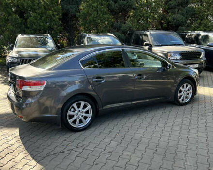 Серый Тойота Авенсис, объемом двигателя 1.99 л и пробегом 206 тыс. км за 10600 $, фото 6 на Automoto.ua