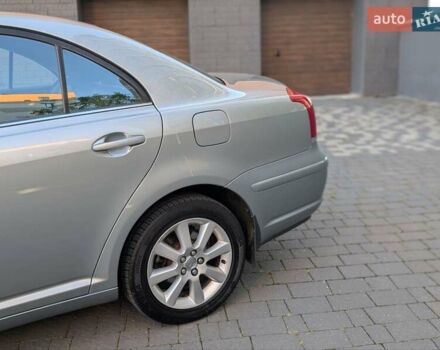 Сірий Тойота Авенсіс, об'ємом двигуна 1.8 л та пробігом 178 тис. км за 8000 $, фото 3 на Automoto.ua