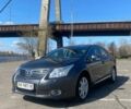 Серый Тойота Авенсис, объемом двигателя 2 л и пробегом 175 тыс. км за 9500 $, фото 1 на Automoto.ua