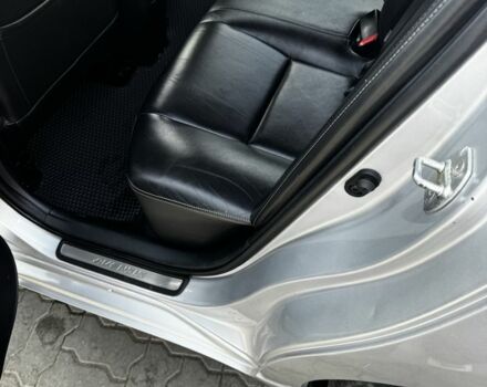 Серый Тойота Авенсис, объемом двигателя 2.2 л и пробегом 340 тыс. км за 8700 $, фото 7 на Automoto.ua