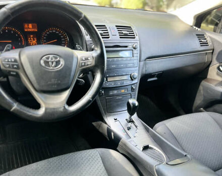Серый Тойота Авенсис, объемом двигателя 1.99 л и пробегом 206 тыс. км за 10600 $, фото 19 на Automoto.ua