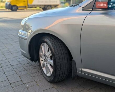 Сірий Тойота Авенсіс, об'ємом двигуна 1.8 л та пробігом 178 тис. км за 8000 $, фото 2 на Automoto.ua