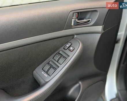 Сірий Тойота Авенсіс, об'ємом двигуна 1.8 л та пробігом 178 тис. км за 8000 $, фото 37 на Automoto.ua