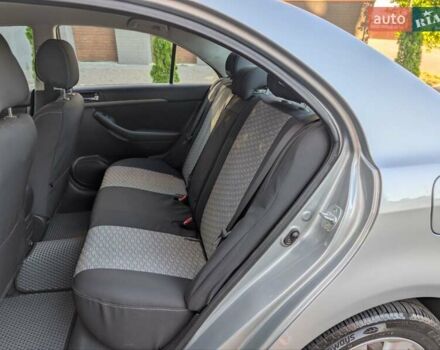 Сірий Тойота Авенсіс, об'ємом двигуна 1.8 л та пробігом 178 тис. км за 8000 $, фото 35 на Automoto.ua