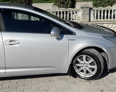 Серый Тойота Авенсис, объемом двигателя 2.2 л и пробегом 220 тыс. км за 8400 $, фото 4 на Automoto.ua