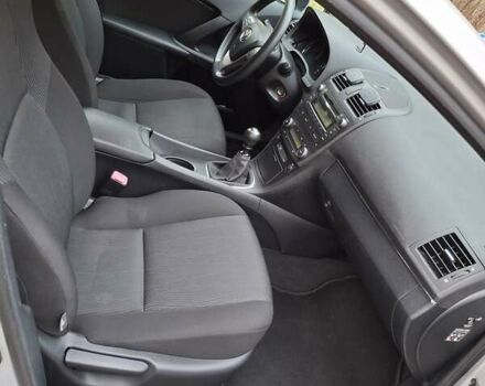 Серый Тойота Авенсис, объемом двигателя 1.6 л и пробегом 160 тыс. км за 5594 $, фото 7 на Automoto.ua