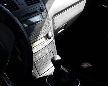 Серый Тойота Авенсис, объемом двигателя 2.2 л и пробегом 220 тыс. км за 8400 $, фото 19 на Automoto.ua