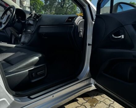 Серый Тойота Авенсис, объемом двигателя 2.2 л и пробегом 340 тыс. км за 8700 $, фото 5 на Automoto.ua