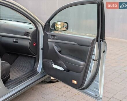 Сірий Тойота Авенсіс, об'ємом двигуна 1.8 л та пробігом 178 тис. км за 8000 $, фото 45 на Automoto.ua