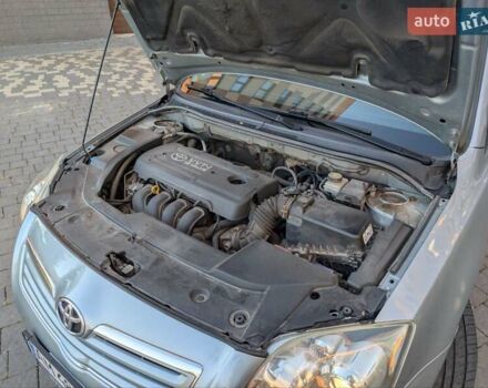 Сірий Тойота Авенсіс, об'ємом двигуна 1.8 л та пробігом 178 тис. км за 8000 $, фото 25 на Automoto.ua
