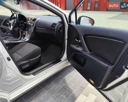 Серый Тойота Авенсис, объемом двигателя 1.8 л и пробегом 250 тыс. км за 8100 $, фото 22 на Automoto.ua