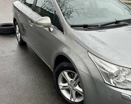 Серый Тойота Авенсис, объемом двигателя 2 л и пробегом 198 тыс. км за 9200 $, фото 1 на Automoto.ua