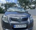 Серый Тойота Авенсис, объемом двигателя 1.8 л и пробегом 228 тыс. км за 8000 $, фото 1 на Automoto.ua