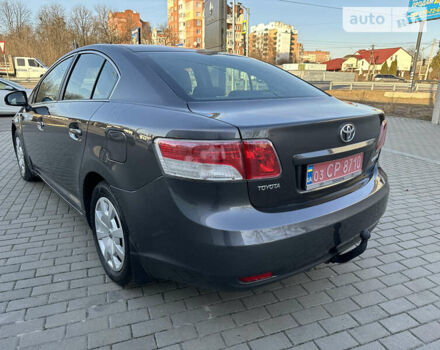 Серый Тойота Авенсис, объемом двигателя 1.6 л и пробегом 220 тыс. км за 8400 $, фото 68 на Automoto.ua