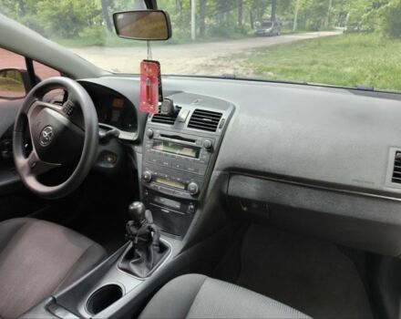 Серый Тойота Авенсис, объемом двигателя 1.6 л и пробегом 275 тыс. км за 8450 $, фото 5 на Automoto.ua