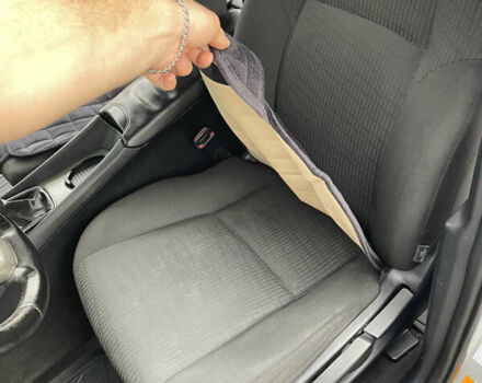 Серый Тойота Авенсис, объемом двигателя 2 л и пробегом 289 тыс. км за 7700 $, фото 19 на Automoto.ua