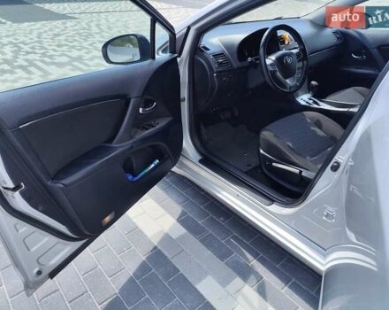 Серый Тойота Авенсис, объемом двигателя 1.8 л и пробегом 250 тыс. км за 8100 $, фото 19 на Automoto.ua