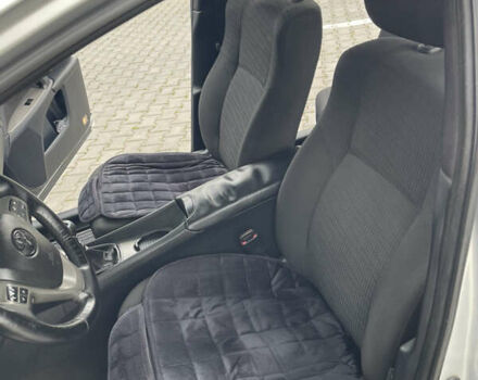 Серый Тойота Авенсис, объемом двигателя 2 л и пробегом 289 тыс. км за 7700 $, фото 20 на Automoto.ua