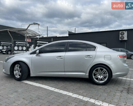 Серый Тойота Авенсис, объемом двигателя 2 л и пробегом 289 тыс. км за 7700 $, фото 5 на Automoto.ua