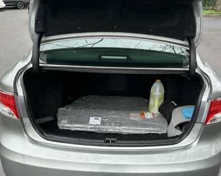 Серый Тойота Авенсис, объемом двигателя 2 л и пробегом 198 тыс. км за 9200 $, фото 7 на Automoto.ua