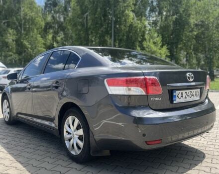 Серый Тойота Авенсис, объемом двигателя 1.8 л и пробегом 228 тыс. км за 8000 $, фото 4 на Automoto.ua