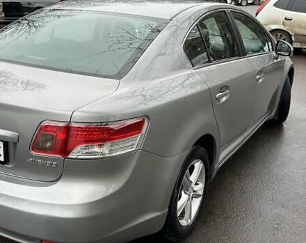 Серый Тойота Авенсис, объемом двигателя 2 л и пробегом 198 тыс. км за 9200 $, фото 2 на Automoto.ua