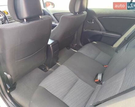 Серый Тойота Авенсис, объемом двигателя 1.8 л и пробегом 250 тыс. км за 8100 $, фото 18 на Automoto.ua