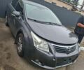 Серый Тойота Авенсис, объемом двигателя 1.8 л и пробегом 155 тыс. км за 3800 $, фото 1 на Automoto.ua