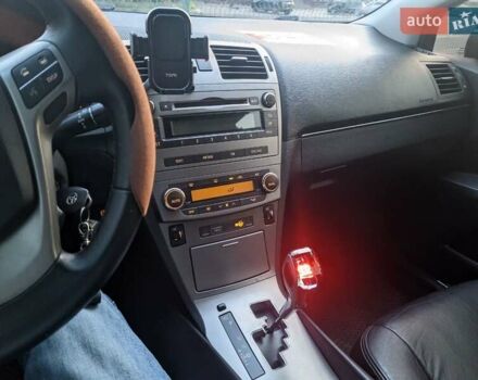 Сірий Тойота Авенсіс, об'ємом двигуна 2 л та пробігом 234 тис. км за 9300 $, фото 22 на Automoto.ua