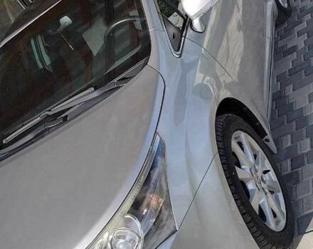 Серый Тойота Авенсис, объемом двигателя 2 л и пробегом 204 тыс. км за 8500 $, фото 2 на Automoto.ua