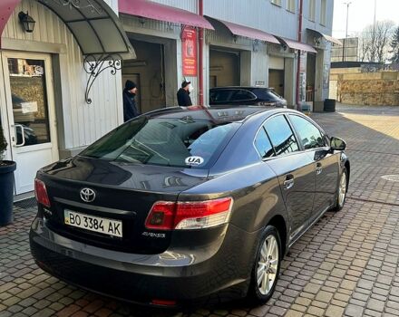 Серый Тойота Авенсис, объемом двигателя 1.8 л и пробегом 316 тыс. км за 8500 $, фото 3 на Automoto.ua