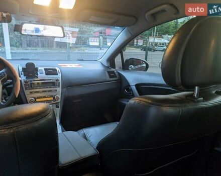 Сірий Тойота Авенсіс, об'ємом двигуна 2 л та пробігом 234 тис. км за 9300 $, фото 32 на Automoto.ua