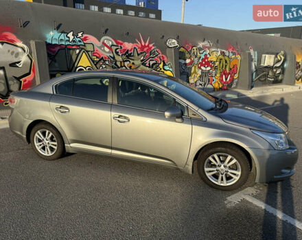 Серый Тойота Авенсис, объемом двигателя 0 л и пробегом 214 тыс. км за 7700 $, фото 1 на Automoto.ua