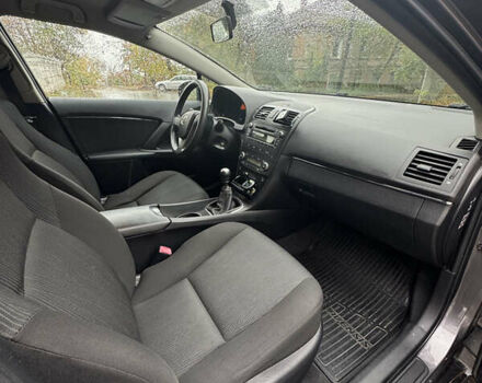 Серый Тойота Авенсис, объемом двигателя 1.6 л и пробегом 200 тыс. км за 7999 $, фото 13 на Automoto.ua