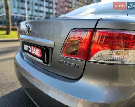 Серый Тойота Авенсис, объемом двигателя 1.8 л и пробегом 279 тыс. км за 6990 $, фото 17 на Automoto.ua
