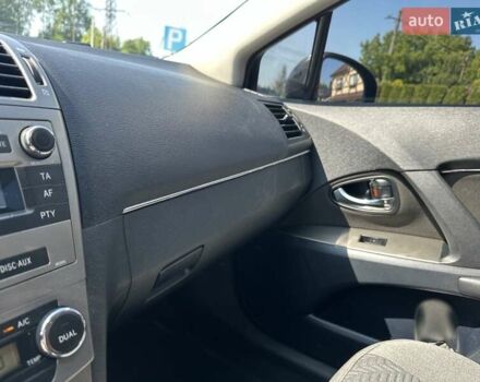 Сірий Тойота Авенсіс, об'ємом двигуна 2 л та пробігом 295 тис. км за 8400 $, фото 45 на Automoto.ua