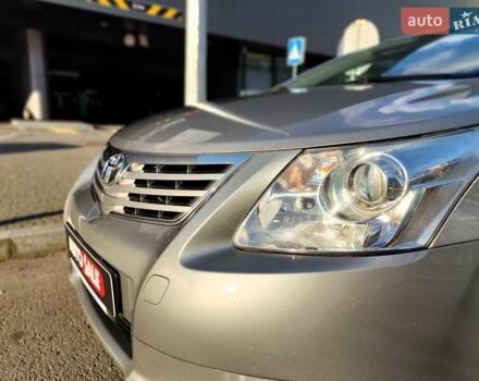 Серый Тойота Авенсис, объемом двигателя 1.8 л и пробегом 279 тыс. км за 6990 $, фото 1 на Automoto.ua