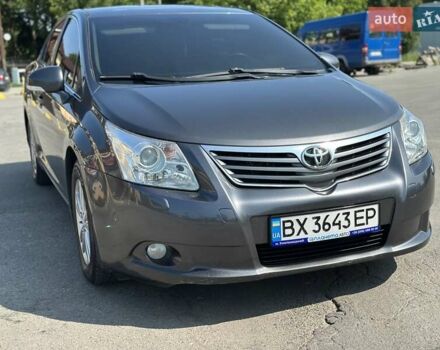 Сірий Тойота Авенсіс, об'ємом двигуна 2 л та пробігом 295 тис. км за 8400 $, фото 4 на Automoto.ua