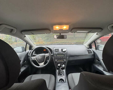 Серый Тойота Авенсис, объемом двигателя 1.6 л и пробегом 200 тыс. км за 7999 $, фото 10 на Automoto.ua