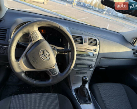 Серый Тойота Авенсис, объемом двигателя 0 л и пробегом 214 тыс. км за 7700 $, фото 10 на Automoto.ua