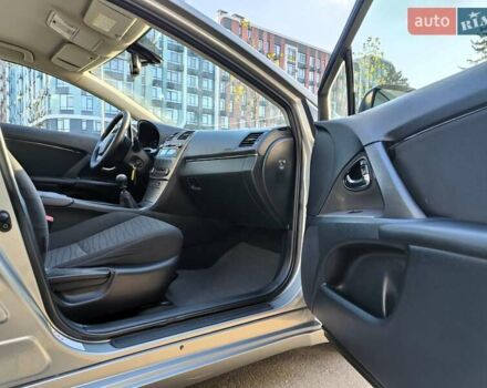 Серый Тойота Авенсис, объемом двигателя 1.8 л и пробегом 279 тыс. км за 6990 $, фото 45 на Automoto.ua