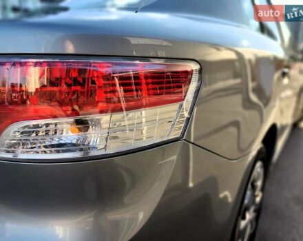 Серый Тойота Авенсис, объемом двигателя 1.8 л и пробегом 279 тыс. км за 6990 $, фото 19 на Automoto.ua