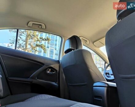 Серый Тойота Авенсис, объемом двигателя 1.8 л и пробегом 279 тыс. км за 6990 $, фото 57 на Automoto.ua