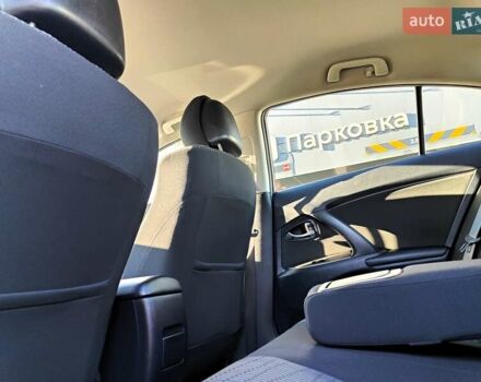 Серый Тойота Авенсис, объемом двигателя 1.8 л и пробегом 279 тыс. км за 6990 $, фото 43 на Automoto.ua