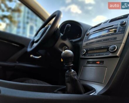 Серый Тойота Авенсис, объемом двигателя 1.8 л и пробегом 279 тыс. км за 6990 $, фото 51 на Automoto.ua